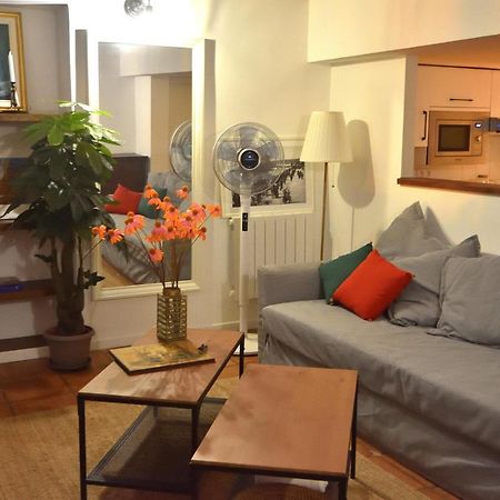 Apartment 33 On The Old Historic Senate Square Nisa Exterior foto