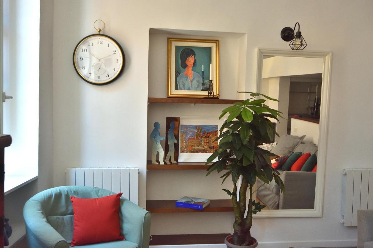 Apartment 33 On The Old Historic Senate Square Nisa Exterior foto