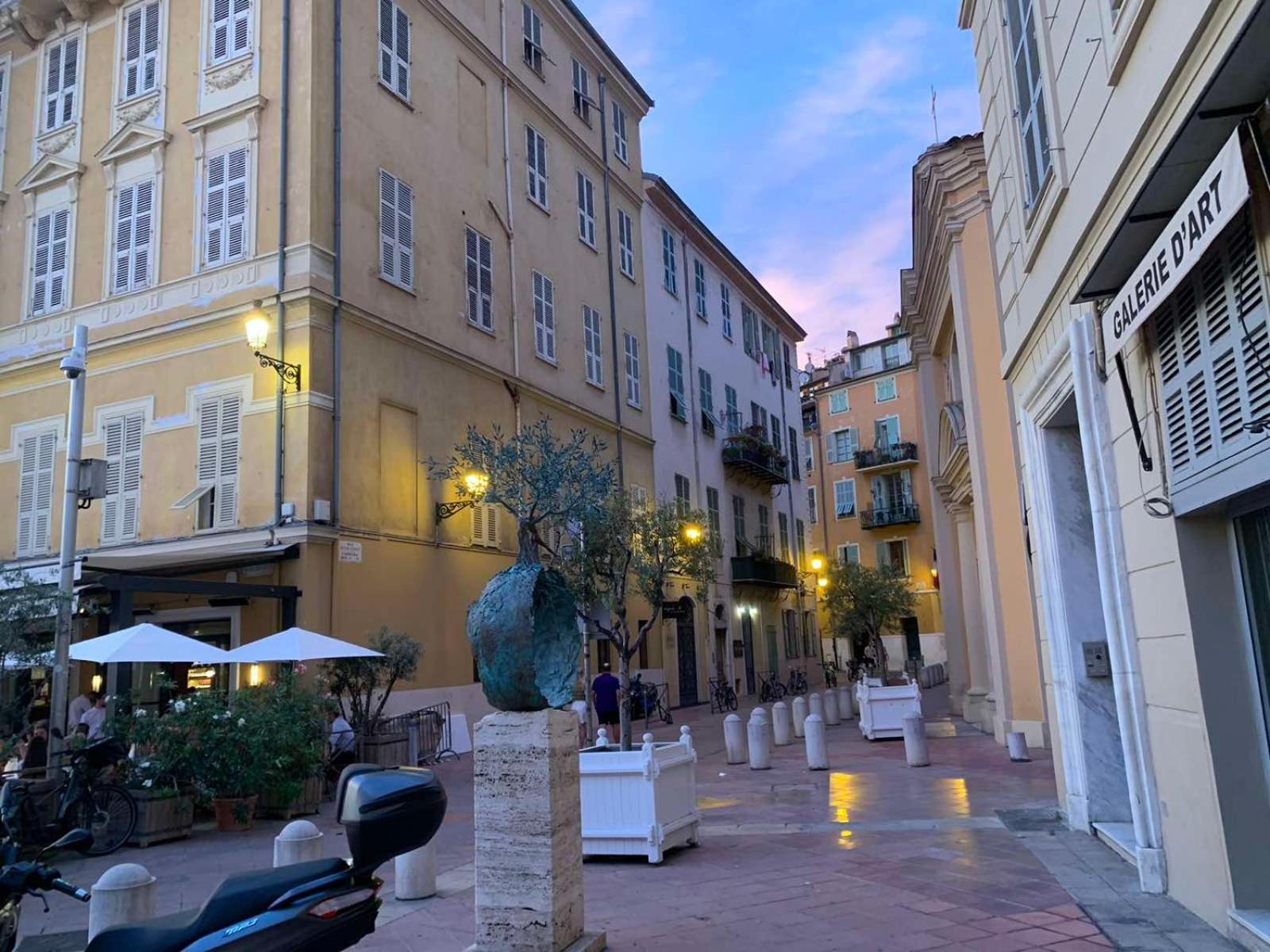Apartment 33 On The Old Historic Senate Square Nisa Exterior foto